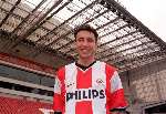 Eindhoven, 18 maart 1999
Mark v Bommel ( Fortuna SC ) tekent voor 5 jaar bij PSV