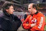 Eindhoven 9 Maart 1999
EVV-PSV 0-5
DE verzorgers Rinus Louwers en Mart v d Heuvel met elkaar in gesprek