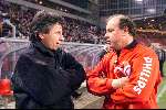 Eindhoven 9 Maart 1999
EVV-PSV 0-5
De verzorgers Mart v d Heuvel en Rinus Louwers met elkaar in gesprek
