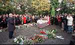 16 maart 1998
Begrafenis ZZN in Stramproy met aan de rechtse zijde veel persmensen