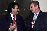 Brussel, 29 maart 2000
Belgie-Nederland, eindstand 2-2 in het Koning Boudewijn stadion vriendschappelijk wedstrijd
Frits Korbach in gesprek met Pedro Salazar