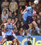 Eindhoven, 12 maart 2000
PSV-FC Utrecht, eindstand 2-1
Aanvoerder Mitchell v d Gaag mooie aktie kopbal
Dirk Kuyt