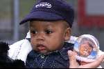 Amsterdam 16 maart 2000
Nancy Noslin met haar zoon TJ waar Babangida de vader van is.
