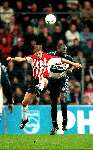 PSV-FEYENOORD
14 November 2001
Theo Lucius in duel met