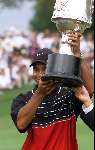 Kuala Lumpur Maleisie 21 November 1999
World Cup Golf 1999
Tiger Woods tijdens de finaledag
Op de The Mines Resort City Golfclub
Tiger eindigde persoonlijk als eerste met -21