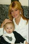 Amsterdam 16 maart 2002
Estelle Gullit met haar zoontje Maxime