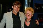 Hilversum 24 maart 2002
Gala  Willeke Alberti Foundation bij studio 21
 Gerard Joling met moeder