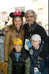 Parijs 15 maart 2002
Disneyland 10 jarig bestaan en opening nieuwe gedeelte.
Heidi Klum met gezin