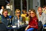 Amsterdam 28 maart 2002
Tatjana, mariska Hulscher Rene Ros en Edwin Smulders op terras op PC