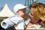 Dronten 29 maart 2002
Opening nieuwe atraktie Six Flags.
Mariska v Kolck met zoontjes