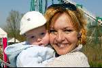 Dronten 29 maart 2002
Opening nieuwe atraktie Six Flags.
Mariska v Kolck met zoontjes