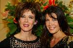 Amsterdam 12 maart 2002
Modeshow Monique Collignon in Sotheby\'s
Jet v d Meij met Robine v d Meer