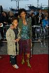 Amsterdam 20 maart 2002
Premiere Britney Spears.
Sylvana Simons met zoontje