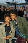 Amsterdam 20 maart 2002
Premiere Britney Spears.
Sylvana Simons met zoontje