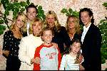 Hilversum 24 maart 2002
Gala Willeke Alberti Foundation in studio 21
Willeke met kinderen en kleinkinderen
Johnny de Mol met Chantal Janzen, Kai Lerby Danielle v t Schip