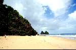 28 maart 2003 Fernando de Noronha  Brazilie 
Eiland met bergen zon strand 
Fernando de Nolronha