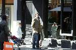 Amsterdam 14 Maart 2003
Herman Heinsbroek winkelend in de pc met zijn kinderen