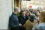 Den Haag 3 maart 2003
Jamai Idols en Jim bij krasnapolsky met heel veel publiek