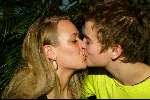 Hilversum 13 maart 2003
Presentatie cd charlotte Idols hier met haar vriend Jim Idols kussend.