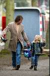 Blaricum 19  maart 2003
Marco Borsato met Luca op weg naar school