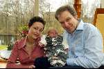 Naarden 5 maart 2003
Rob Fruithof met zijn zoontje Leon en vrouw