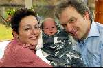 Naarden 5 maart 2003
Rob Fruithof met zijn zoontje Leon en vrouw