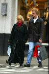 Amsterdam 10 maart 2003
Sheila de Vries shoppen met zoon