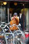 Amsterdam 8 maart 2003
Simone Kleinsma aan het winkelen op de Cornelis Schuytstraat