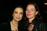 Den Haag 21 maart 2003
Modeshow voor warchild in den haag
Suzanne kleeman met  vriendin