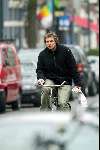 Amsterdam 17 maart 2003
Victor Reinier bij apotheek en op fiets