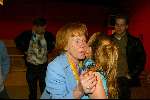 Hilversum 13 maart 2004
Finale Idols in studio 22 in Hilversum.
Alice Idols met oma.