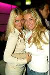 Amsterdam 3 maart 2004
Presentatie nieuw magazine Jacky in Jimmy Woo.
Angela Kluivert en de ex-vriendin van Dani
