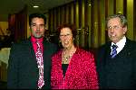 Amsterdam 14 maart 2004
Modeshow Paul Schulten in het Okura hotel.
Annemarie Jorritsma met man en Paul Schulten