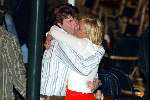 Amsterdam 30 maart 2004
Surpriseparty Caroline Tensen en vriend Peter Gallas kussend