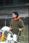 Scheveningen 6 maart 2004
Dinand Woesthoff op zijn zeilboot.
Eenzaam na het overlijden van zijn vrouw Guusje Nederhorst