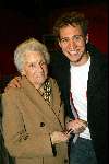 Hilversum 6 maart 2004
Idols in studio 22. Eric Idols met zijn oma
De 10 finalisten