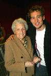 Hilversum 6 maart 2004
Idols in studio 22. Eric Idols met zijn oma
De 10 finalisten