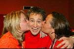 Hilversum 13 maart 2004
Finale Idols in studio 22 in Hilversum.
Eric Idols met zijn 2 zussen