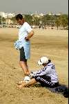 Barcelona, 16 april 2004
Ernie Brandts in zijn nieuwe land waar hij een nieuw bedrijf gaat starten wordt gemasseerd door zijn vriendin Amy Hoyer