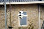 Fijnaart 7 maart 2004
Huis van Frans Bauer met allemaal beveiligings cameras.