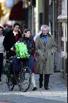 Amsterdam 27 maart 2004
Harry Mulisch met vrouw op PC Hooftstraat