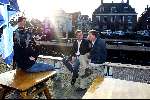 Muiden 29 maart 2003
Presentatie dvd Gerard Joling bij Cafe ome Ko in Muiden.
Henny Huisman en DJ Dave Heijneman