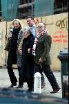 Amsterdam 27 maart 2004
Joop Braakhekke met moeder op PC Hooftstraat