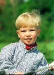 Eindhoven 16 Mei 1993.
Junior Smulders net 2 jaar oud met papa en mama golfend op golfbaan Welschap.    Golfen