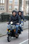 Amsterdam 27 maart 2004
Lizelotte v Dijk met vriend Durk op scooter