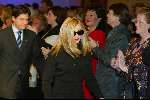 Amsterdam 14 maart 2004
Modeshow Paul Schulten in het Okura hotel.
Madonna bij modeshow. De werkelijke naam van deze dame is Angelique Bosman uit het Brabantse Waalre en was als grap bedoeld voor de couturier Schulten.