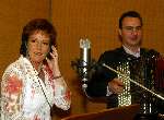 Weert, 29 Maart 2004
Studio Johnny Hoes      Studio Telstar
Marianne Weber met accordeonist