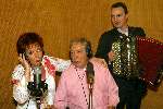 Weert, 29 Maart 2004
Marianne Weber  en Johnny Hoes met accordeonist