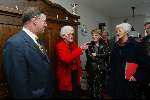 Eindhoven 03 maart 2004 Minister Sybilla Dekker op bezoek bij een van de bewoonsters van het nieuwe pand in Lakerlopen
Stadsvernieuwing (herstructurering)