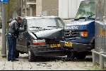 Amsterdam 9 maart 2004
Ramkraak bij ABN AMRO in Amsterdam. Geldauto en busje tegenover het huis van Tom Egbers. Janke Dekker is met geweer bedreigd.